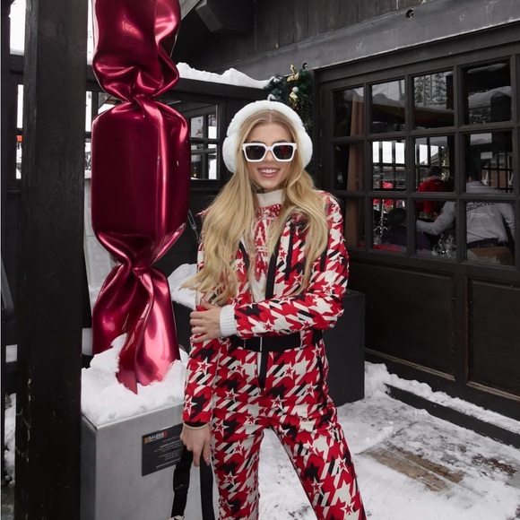 Perfect moment ski suit NWT $1300 MSRP XS / S - Picture 2 of 6